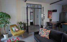 Vintage Meets Moderne